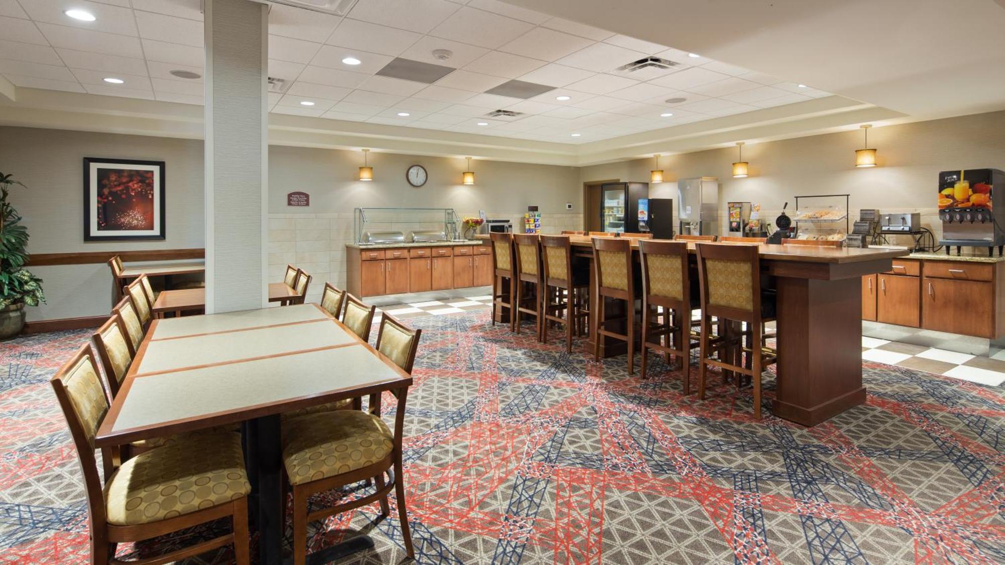 Best Western Plus Willmar Экстерьер фото
